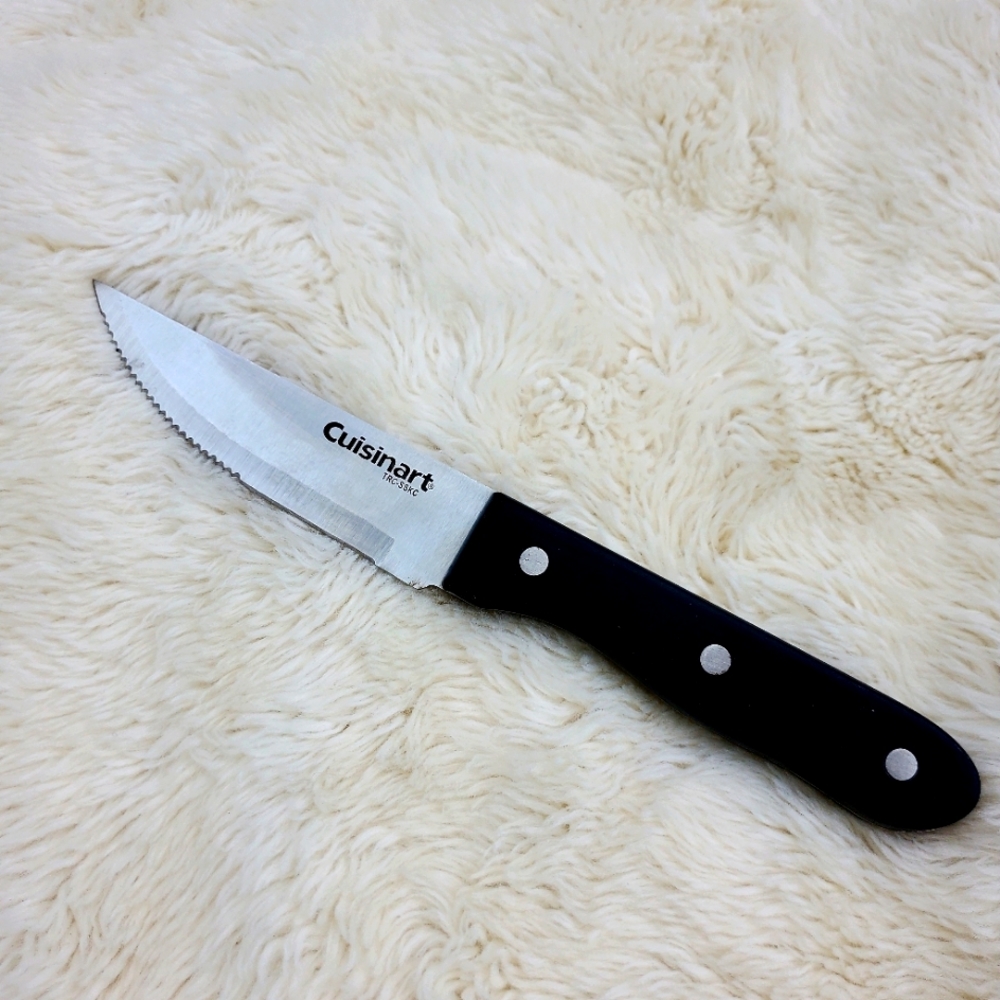 Cuisinart serrated knife. 4.5 inch blade. GUC.